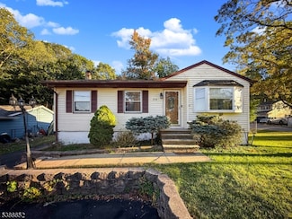 214 Durban Ave, Hopatcong, NJ 07843