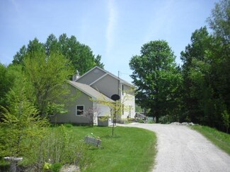 1521 S Lake Shore Dr, Lake Leelanau, MI 49653
