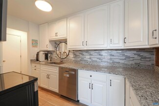 1800 Jefferson Park Ave Unit 704, Charlottesville, VA 22903