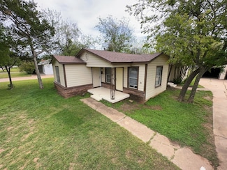 557 E North 21st St, Abilene, TX 79601