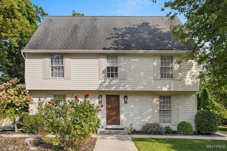 5117 Woodland Dr, Lewiston, NY 14092
