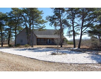 18 Waldrons Bottom, West Tisbury, MA 02575