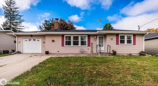 907 E 15th St S, Newton, IA 50208