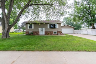 2710 Marion St, La Crosse, WI 54603
