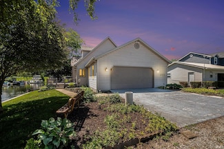10429 N Moore St, Syracuse, IN 46567