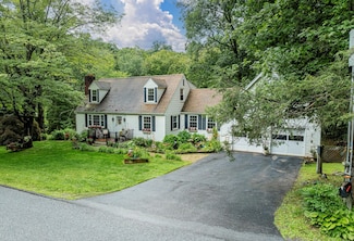 979 Duell Rd, Stanfordville, NY 12581