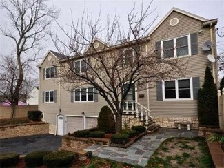 35 Rockland St, Newton, MA 02458