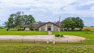 1460 E State Highway 87, Nixon, TX 78140