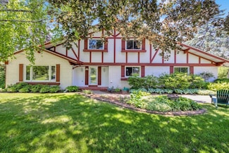 N61W16165 Hawthorne Dr, Menomonee Falls, WI 53051