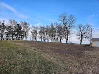 2240 Roanoke Ave, Fredericksburg, IA 50630