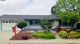 2289 Hampton Rd, Livermore, CA 94550