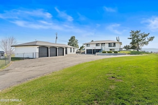 6805 Oliver Dr, Yakima, WA 98901