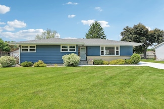 1131 N Lexington Dr, Janesville, WI 53545