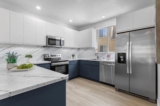 1690 Civic Center Dr Unit 402, Santa Clara, CA 95050