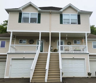 2 Turtle Spring Ln, Newtown, CT 06470