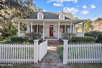 712 East St, Beaufort, SC 29902