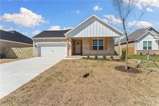 1902 Edwards St, Pea Ridge, AR 72751