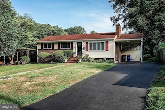 6903 Fern Ln, Annandale, VA 22003