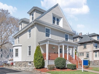 24 Banks St Unit 2, Waltham, MA 02451