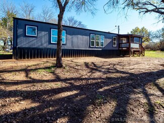 2109 Hawk Ln, Kingston, OK 73439