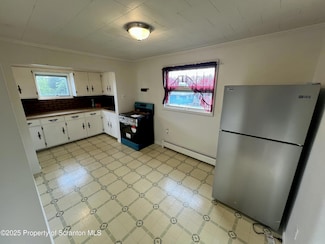 106 Upper Powell St Unit 2, Old Forge, PA 18518