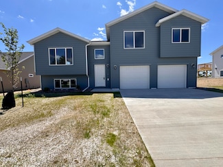 3209 10th Ave NE, Watford City, ND 58854