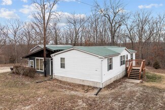 26380 Pebble Creek Dr, Warrenton, MO 63383