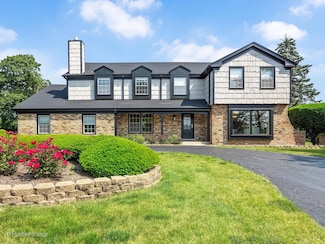 8 Wyndham Ct, Oak Brook, IL 60523