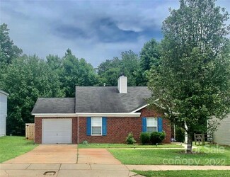 7723 Sullivans Trace Dr, Charlotte, NC 28217