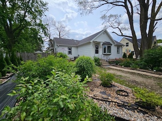 409 W 2nd St, Claremont, MN 55924
