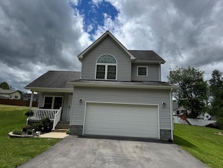 119 Hickory Ave, Daniels, WV 25832