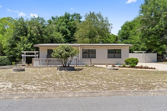 345 Avon Ln, Mary Esther, FL 32569
