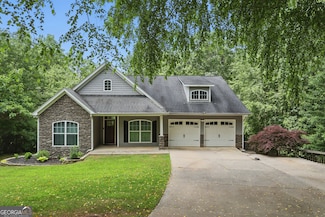 825 Signature Dr, Mount Airy, GA 30563