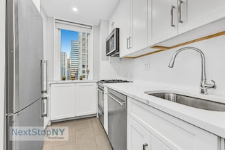 245 E 54th St Unit PH30S, New York, NY 10022