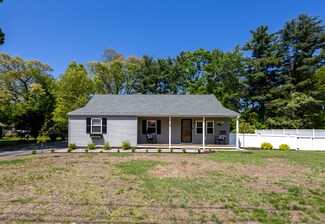 24 White Oak Ln, Simsbury, CT 06070