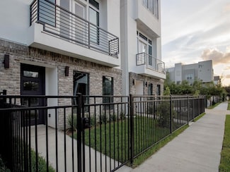 5713 Larkin St Unit B, Houston, TX 77007