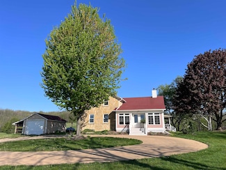 6445 Breunig Rd, Mazomanie, WI 53560
