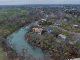 54 S Hampton Dr, Seguin, TX 78155