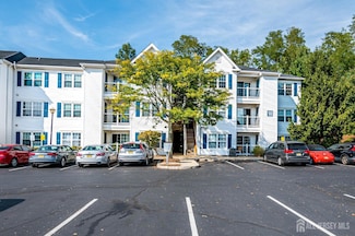 1037 Waterford Dr, Edison, NJ 08817