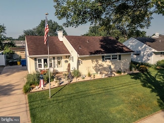 24 Paul Rd, Maple Shade, NJ 08052