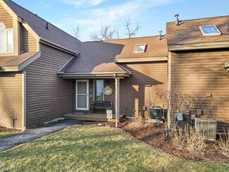 134 Walnut Hill Dr, Galena, IL 61036