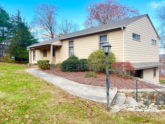 524 Saybrook Rd, Haddam, CT 06438