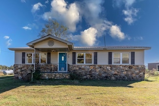 567 New Hope Rd, Hardy, AR 72542