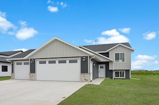 318 Audra Dr, Aurora, SD 57002