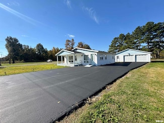 305 Railroad St, Tamms, IL 62988