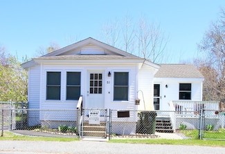 51 Stockholm St, Bellingham, MA 02019