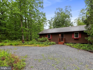 151 Teals Ln, Berkeley Springs, WV 25411