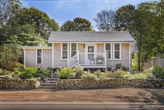 238 State Rd, Vineyard Haven, MA 02568