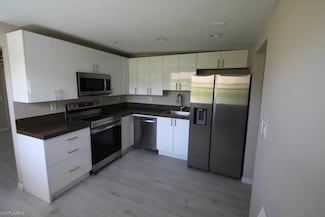 3327 Guilford Ct, Naples, FL 34112