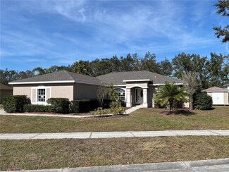 2718 Majestic Oaks Ct, Plant City, FL 33566